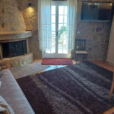 με θέα * Arájova