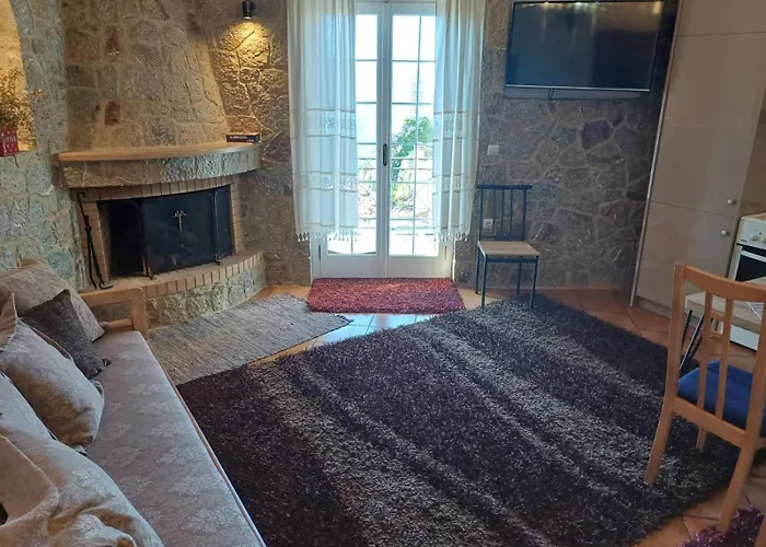 με θέα * Arájova